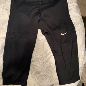 Never worn Nike leggings — Knee Length